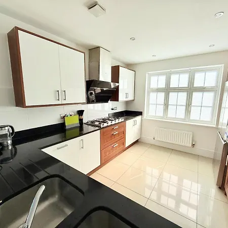 Stunning Spacious House With Karaoke & Ping Pong! * 브리스틀