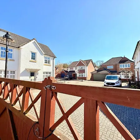 Stunning Spacious House With Karaoke & Ping Pong! Holiday home *