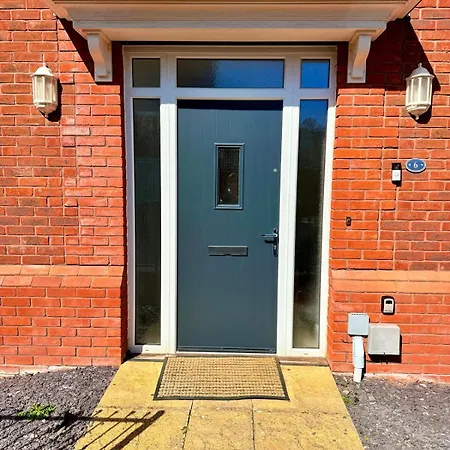 Stunning Spacious House With Karaoke & Ping Pong! Holiday home *